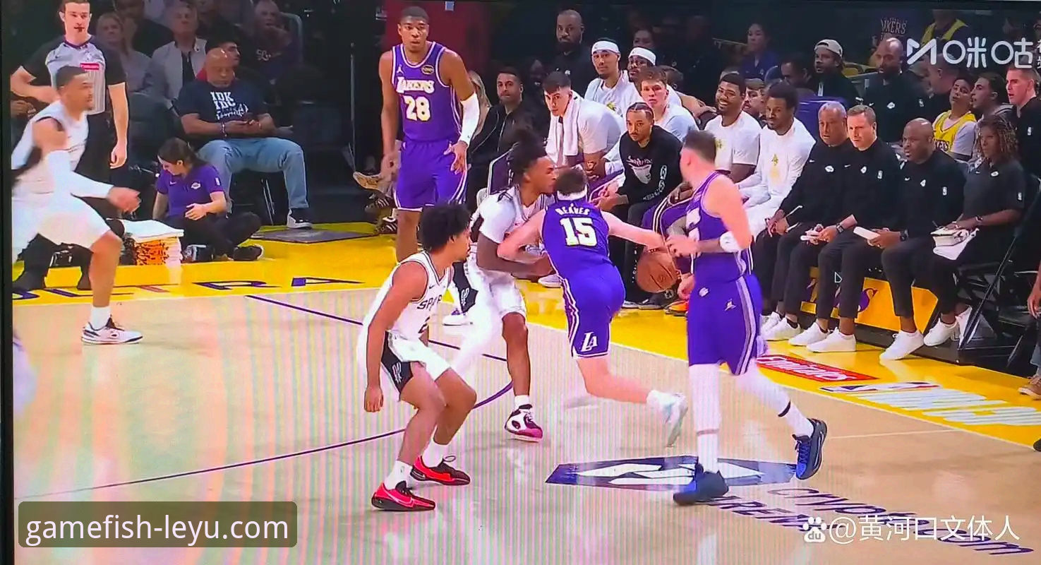 乐鱼体育体验版下载不了怎么办 深度解析湖人队进攻盛宴:从东契奇43分看现代篮球得分模式